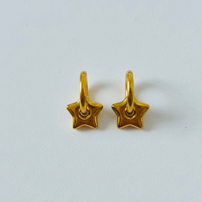 Boucles d’oreilles créoles étoiles