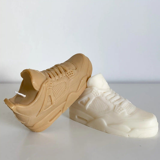 photo de deux modèles de bougie jordan 4