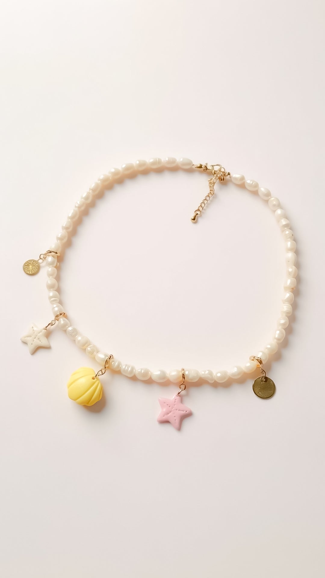 Bijou artisanal Gigi Pop avec charms personnalisables