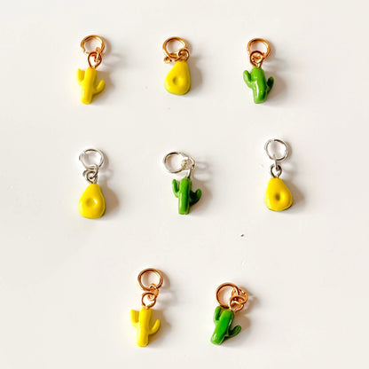 Charm avocat fait main en pâte polymère, bijou fruité original pour créoles artisanales