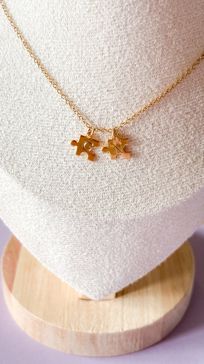 Collier Puzzle personnalisable – Médailles initiales gravées