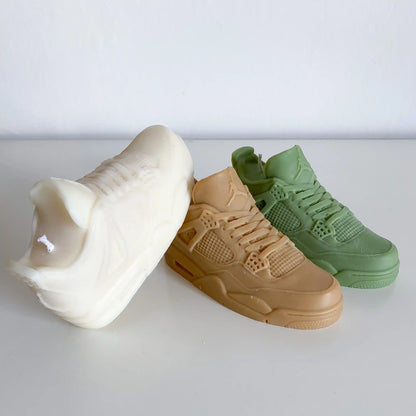 photo de 3 bougies jordan 4 de différentes couleurs