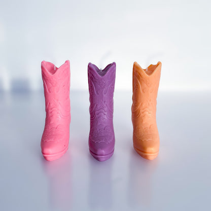 Photo de 3 bougies santiags vues de devant