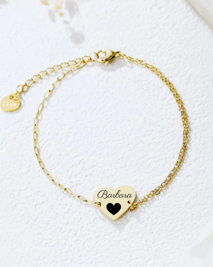 photo d'un bracelet plaquée or avec coeur à graver
